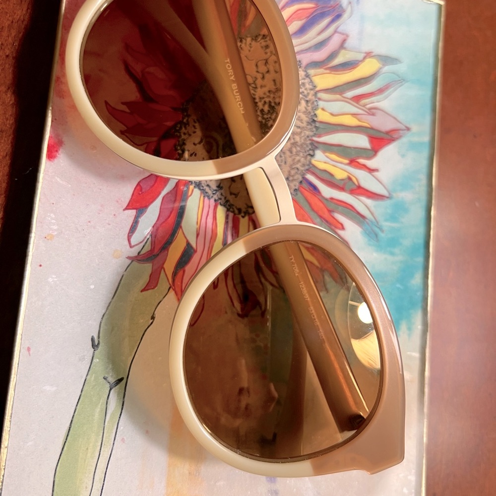 Tory Burch Sunglasses Two-Tone Cream/Beige